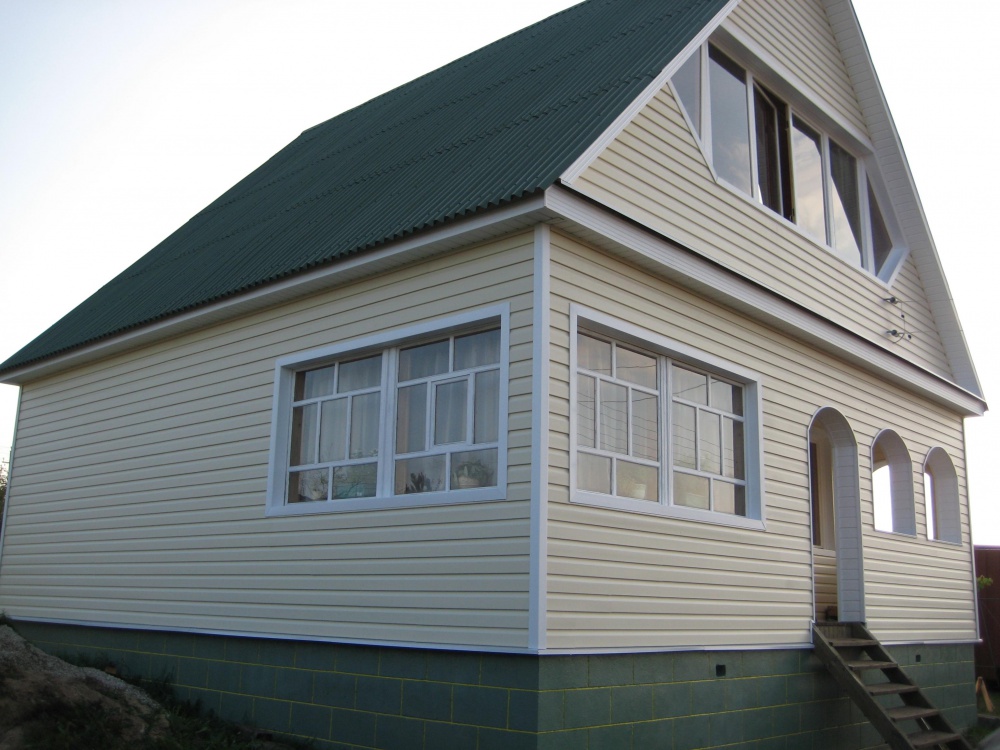 Популярные виды сайдинга наружной отделки дома и характеристики фасадного материала 